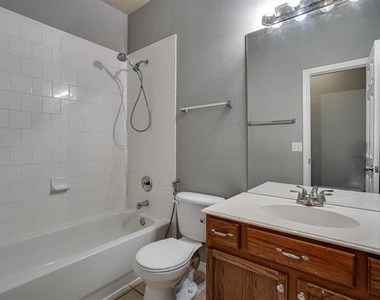 7657 Ravenhill Drive - Photo Thumbnail 25