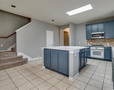 7657 Ravenhill Drive - Photo Thumbnail 12