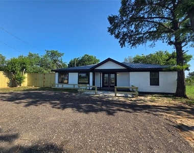 912 W Main Street - Photo Thumbnail 17