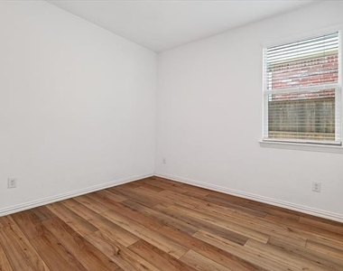 11500 Woody Creek Trail - Photo Thumbnail 12