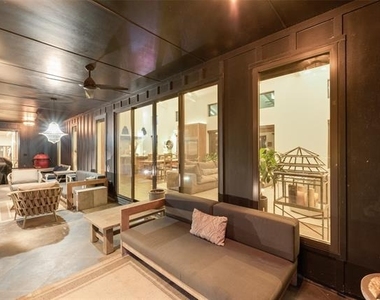 9003 Eustis Avenue - Photo Thumbnail 8