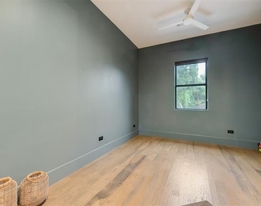9003 Eustis Avenue - Photo Thumbnail 33