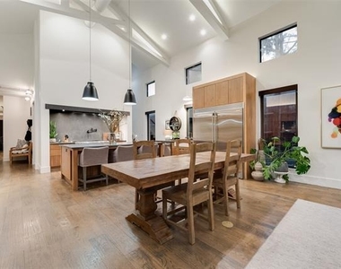 9003 Eustis Avenue - Photo Thumbnail 14
