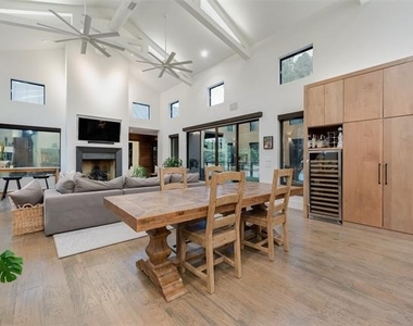 9003 Eustis Avenue - Photo Thumbnail 13
