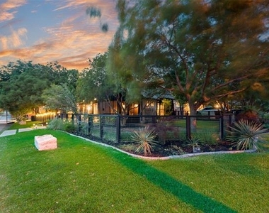 9003 Eustis Avenue - Photo Thumbnail 2
