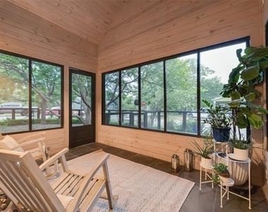 9003 Eustis Avenue - Photo Thumbnail 9