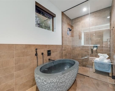 9003 Eustis Avenue - Photo Thumbnail 21