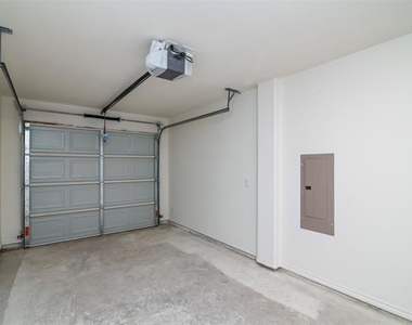 201 S May Street - Photo Thumbnail 19