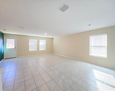 8665 Becker Avenue - Photo Thumbnail 20