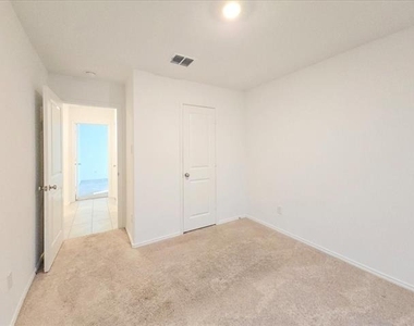 8665 Becker Avenue - Photo Thumbnail 9