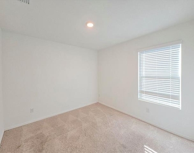 8665 Becker Avenue - Photo Thumbnail 11