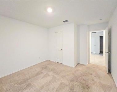 8665 Becker Avenue - Photo Thumbnail 14