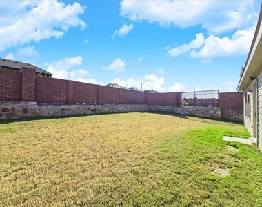 8665 Becker Avenue - Photo Thumbnail 5