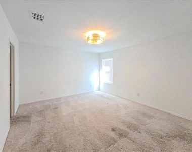8665 Becker Avenue - Photo Thumbnail 23