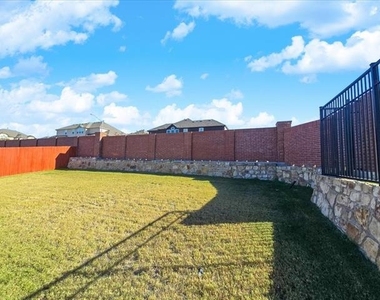 8665 Becker Avenue - Photo Thumbnail 6