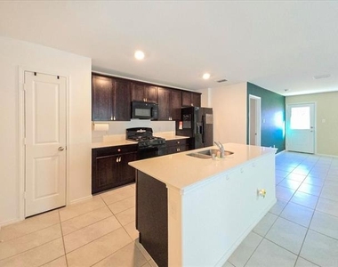 8665 Becker Avenue - Photo Thumbnail 16