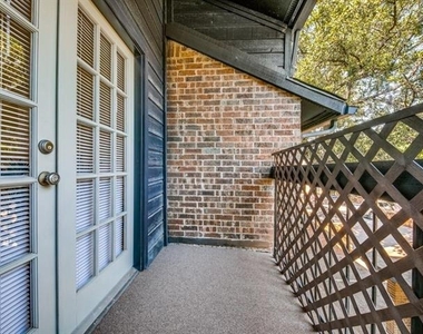 7525 Holly Hill Drive - Photo Thumbnail 14