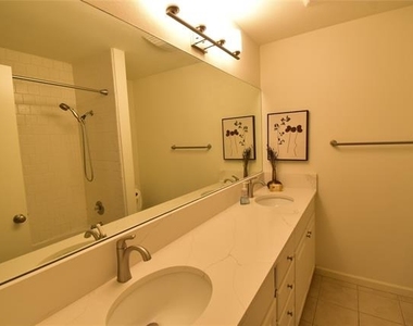 7525 Holly Hill Drive - Photo Thumbnail 8