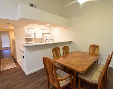 7525 Holly Hill Drive - Photo Thumbnail 4