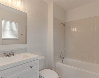 1911 Se 14th Street - Photo Thumbnail 22