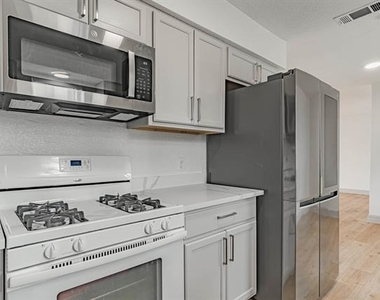 1911 Se 14th Street - Photo Thumbnail 9