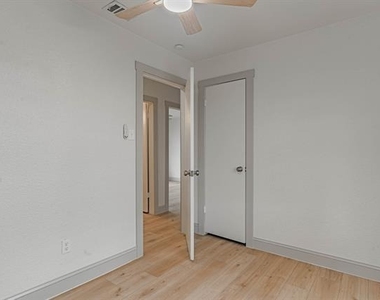 1911 Se 14th Street - Photo Thumbnail 14