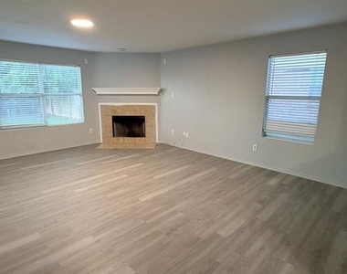 8440 Shallow Creek Drive - Photo Thumbnail 3