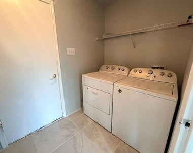 8440 Shallow Creek Drive - Photo Thumbnail 9