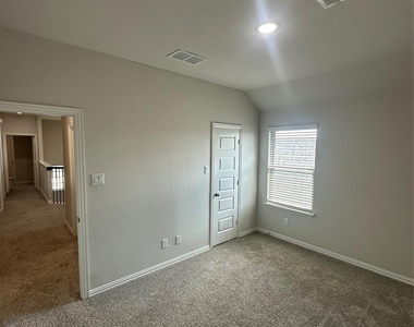 3918 Talisker Boulevard - Photo Thumbnail 26