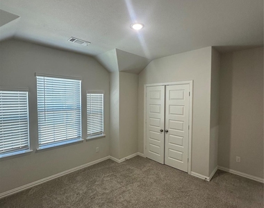 3918 Talisker Boulevard - Photo Thumbnail 22