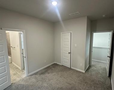 3918 Talisker Boulevard - Photo Thumbnail 19