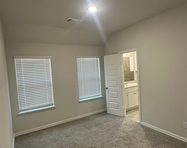 3918 Talisker Boulevard - Photo Thumbnail 20