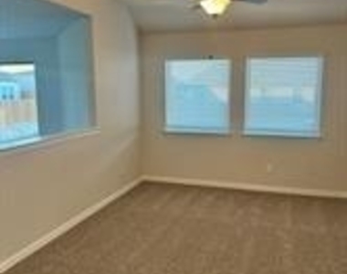 3918 Talisker Boulevard - Photo Thumbnail 11