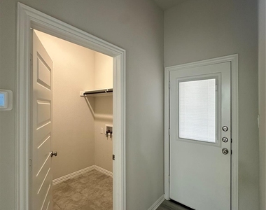 3918 Talisker Boulevard - Photo Thumbnail 13