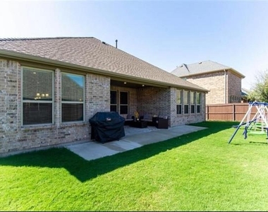 10704 Frost Place - Photo Thumbnail 7