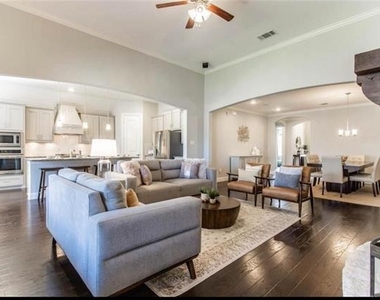 10704 Frost Place - Photo Thumbnail 2