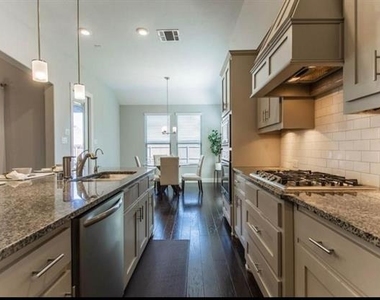 10704 Frost Place - Photo Thumbnail 5