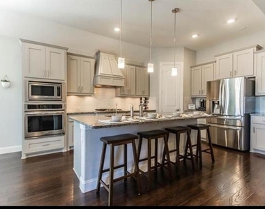 10704 Frost Place - Photo Thumbnail 3