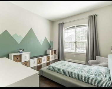 10704 Frost Place - Photo Thumbnail 8