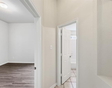 1237 Chattahoochee Drive - Photo Thumbnail 7