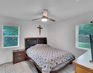 206 E Chico Drive - Photo Thumbnail 10