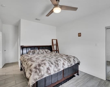 206 E Chico Drive - Photo Thumbnail 8