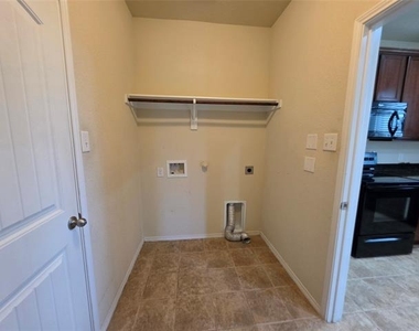 4504 Cormorant Drive - Photo Thumbnail 9