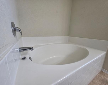 4504 Cormorant Drive - Photo Thumbnail 16