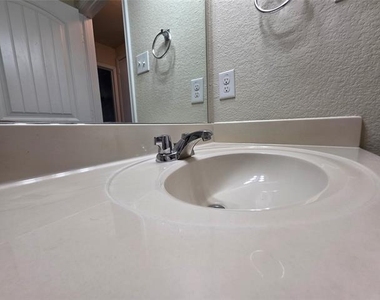4504 Cormorant Drive - Photo Thumbnail 20