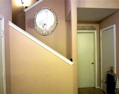 940 Sylvan Creek Drive - Photo Thumbnail 11