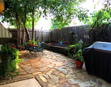 940 Sylvan Creek Drive - Photo Thumbnail 15
