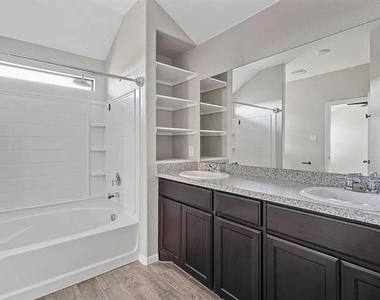 9805 Summerton Drive - Photo Thumbnail 8
