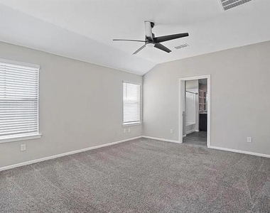 9805 Summerton Drive - Photo Thumbnail 7