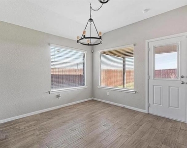 9805 Summerton Drive - Photo Thumbnail 5
